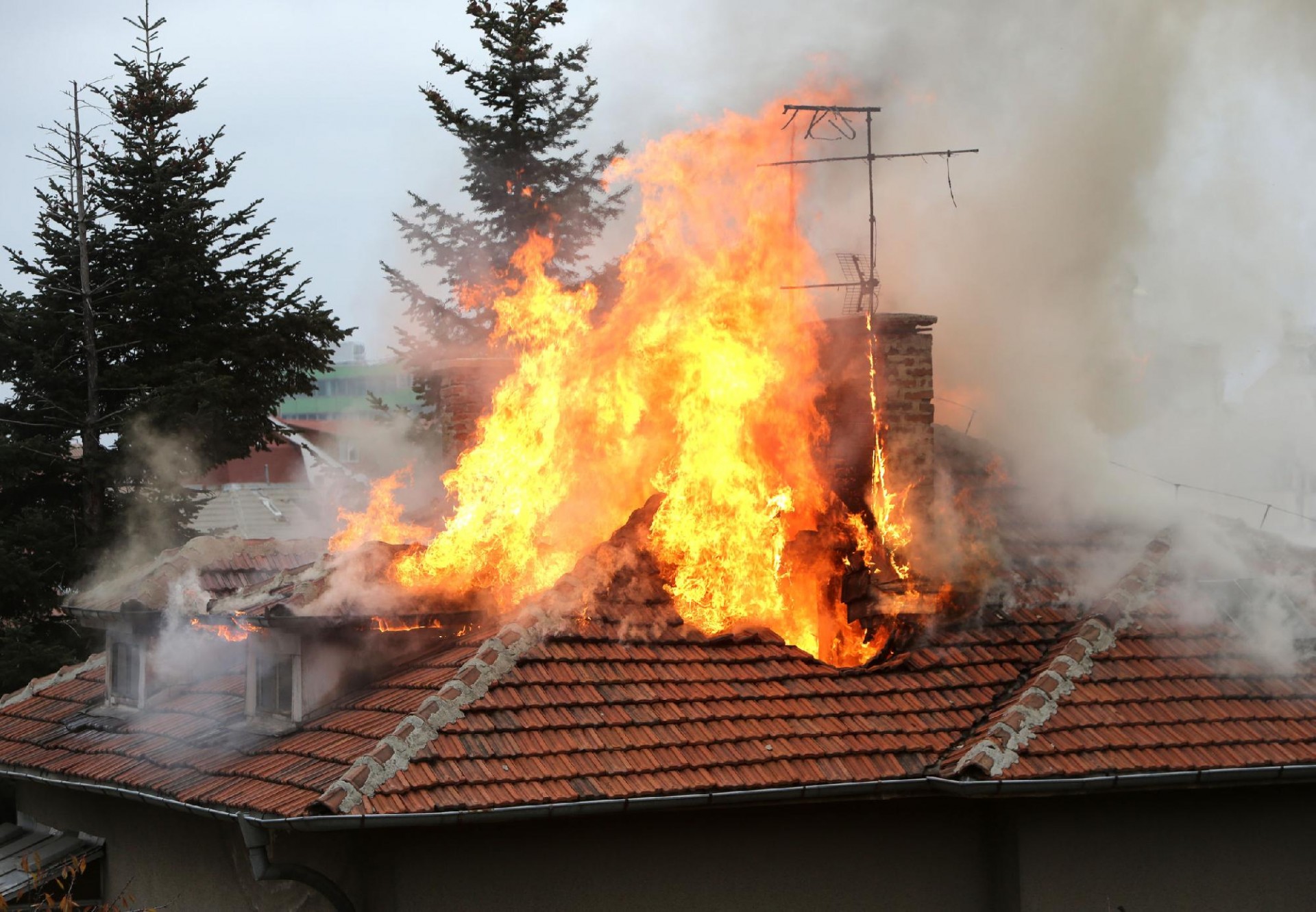 Kigyulladt egy családi ház Endrefalván